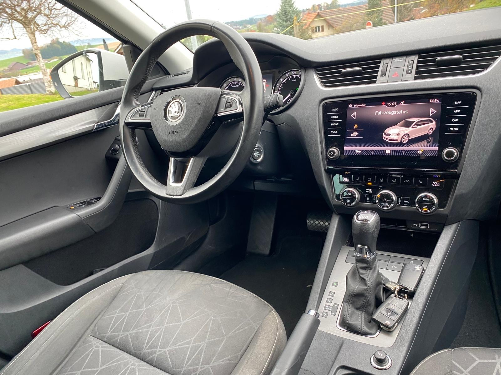 SKODA Octavia Combi 2.0 TDI Style 4x4 DSG-image-6