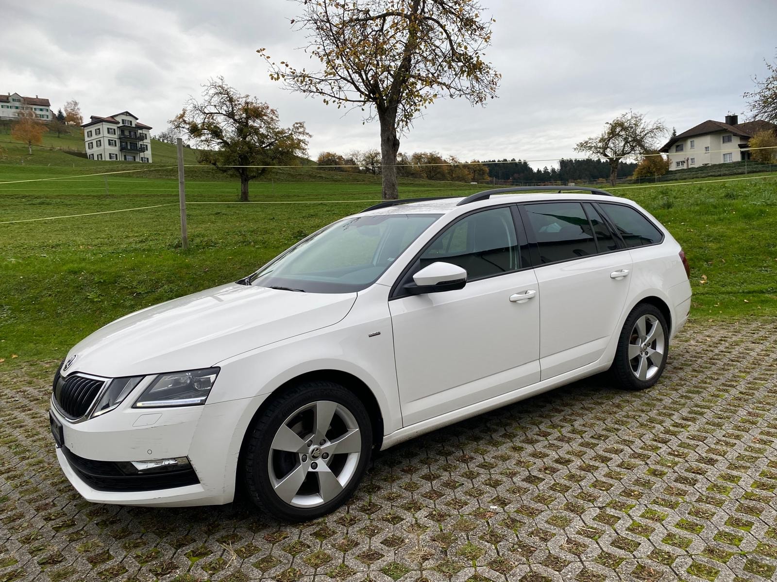 SKODA Octavia Combi 2.0 TDI Style 4x4 DSG