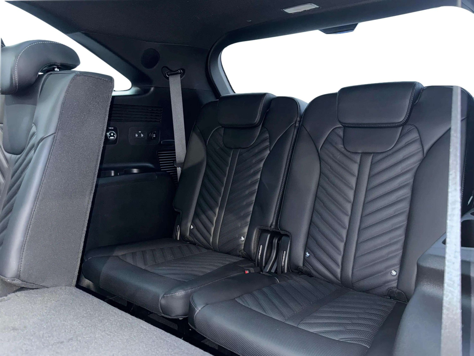 KIA Sorento 1.6 HEV 7-Plätzer-image-23