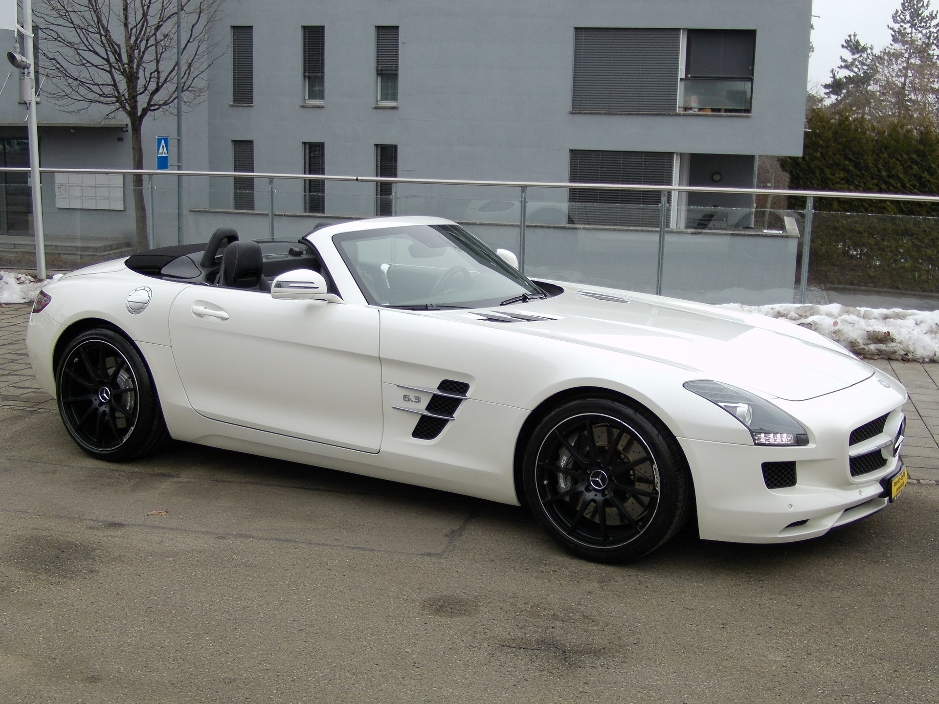 MERCEDES-BENZ SLS 63 AMG Speedshift-image-3