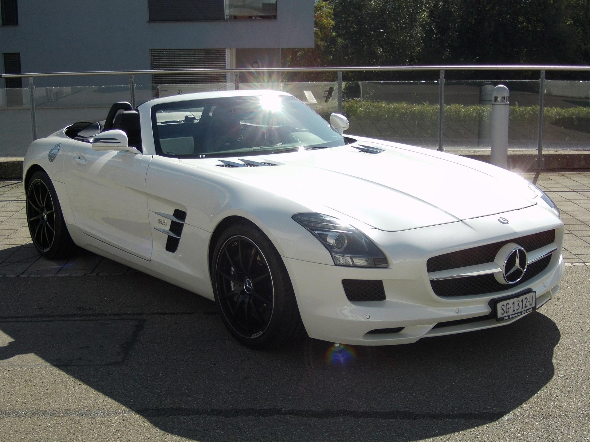 MERCEDES-BENZ SLS 63 AMG Speedshift-image-2