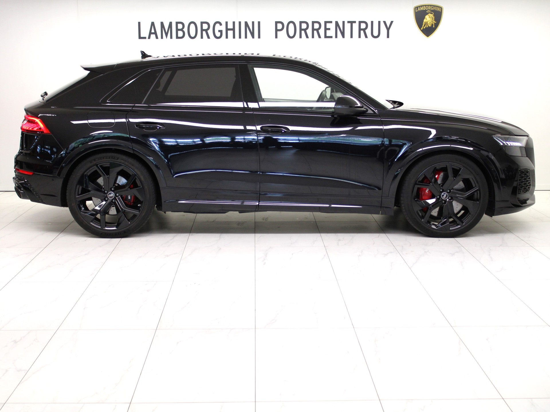 AUDI RSQ8 quattro tiptronic-image-1