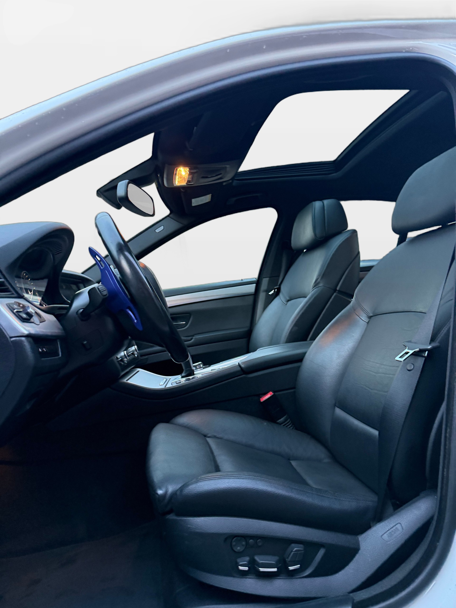 BMW ActiveHybrid 5 Steptronic-image-6