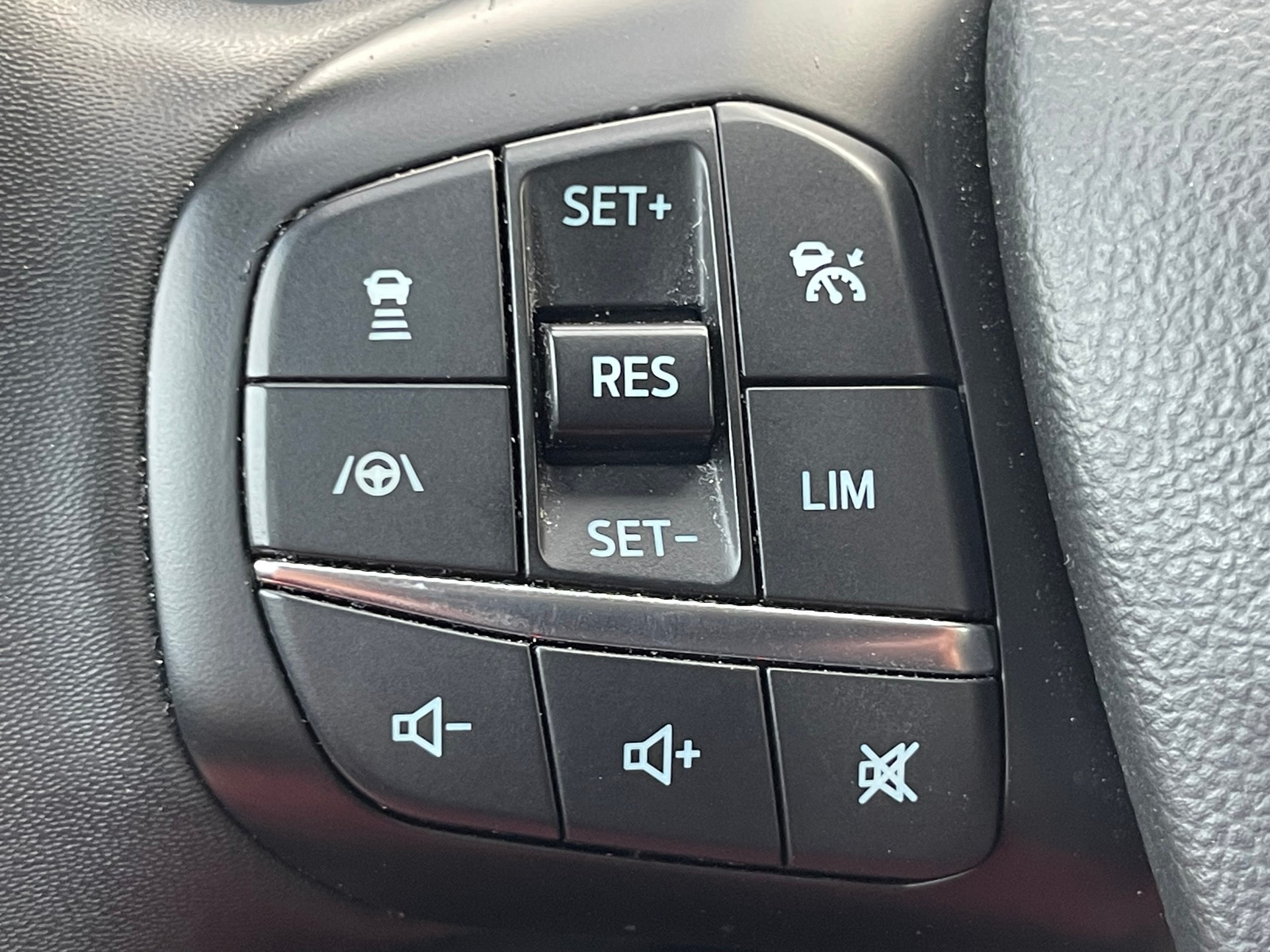 FORD Focus 1.5 TDCi Titanium Automatic-image-13