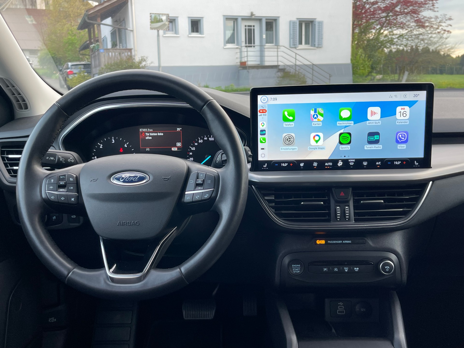 FORD Focus 1.5 TDCi Titanium Automatic-image-12