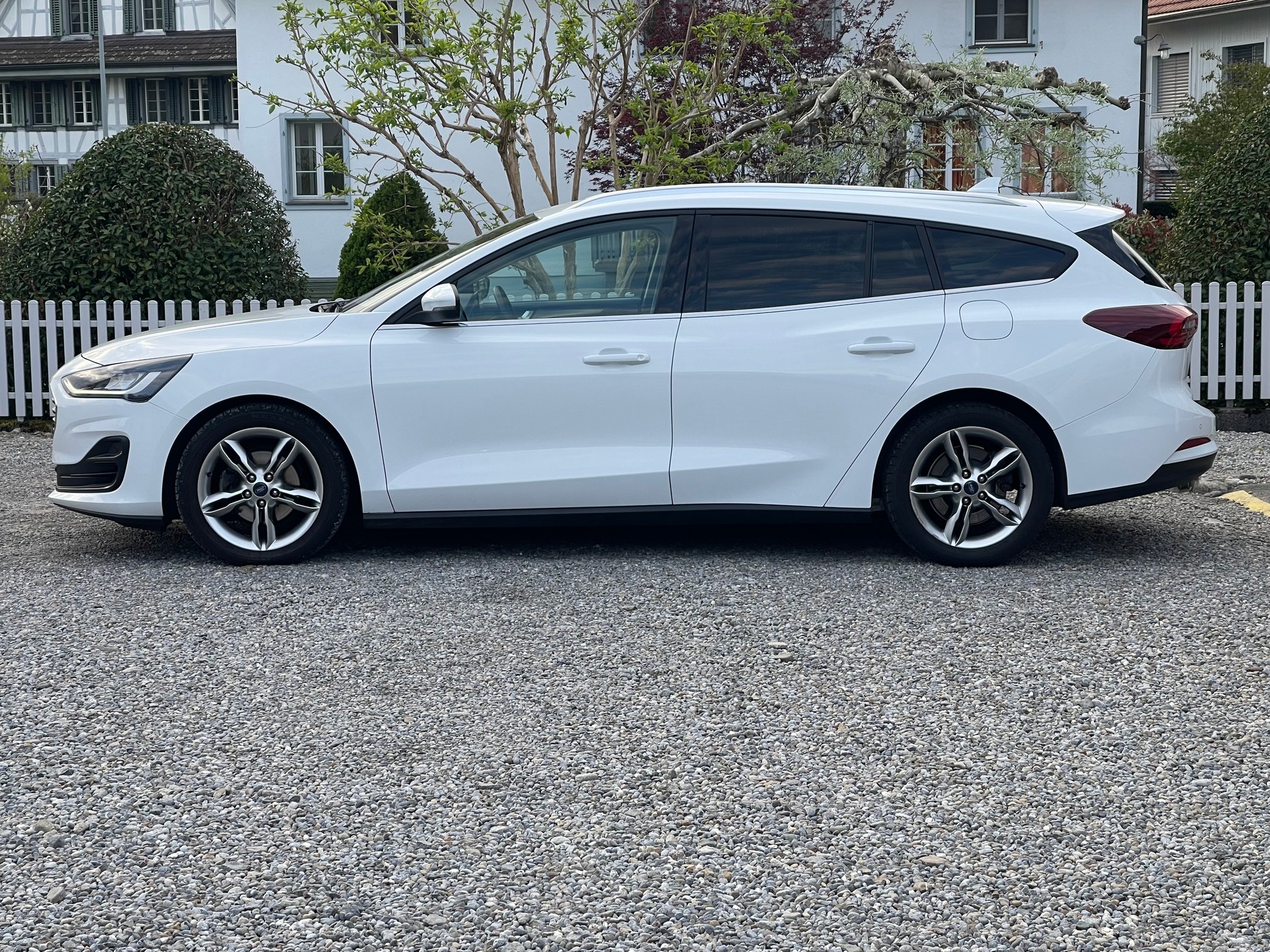 FORD Focus 1.5 TDCi Titanium Automatic-image-3