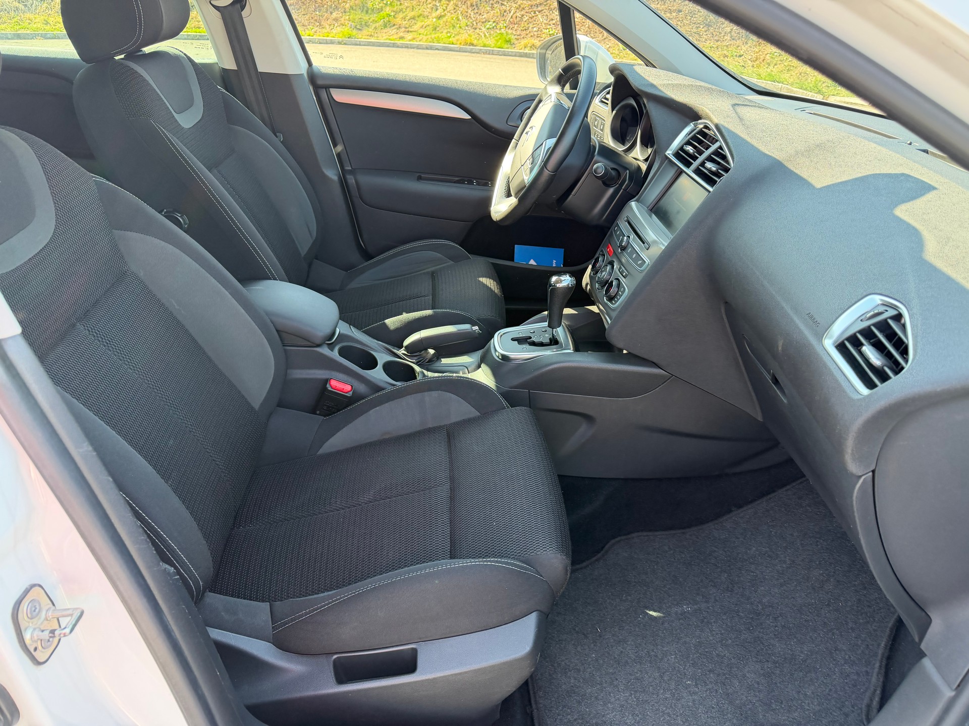 CITROEN C4 1.2 Pure Tech Shine Automatic-image-5