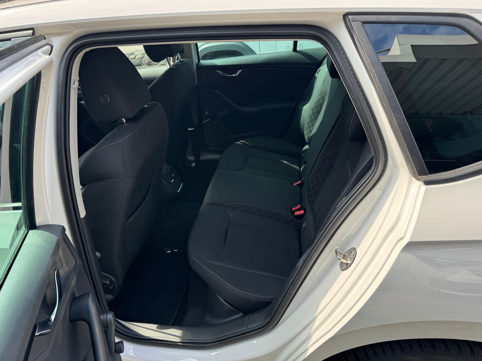 SKODA Kamiq 1.0 TSI Fresh DSG-image-11