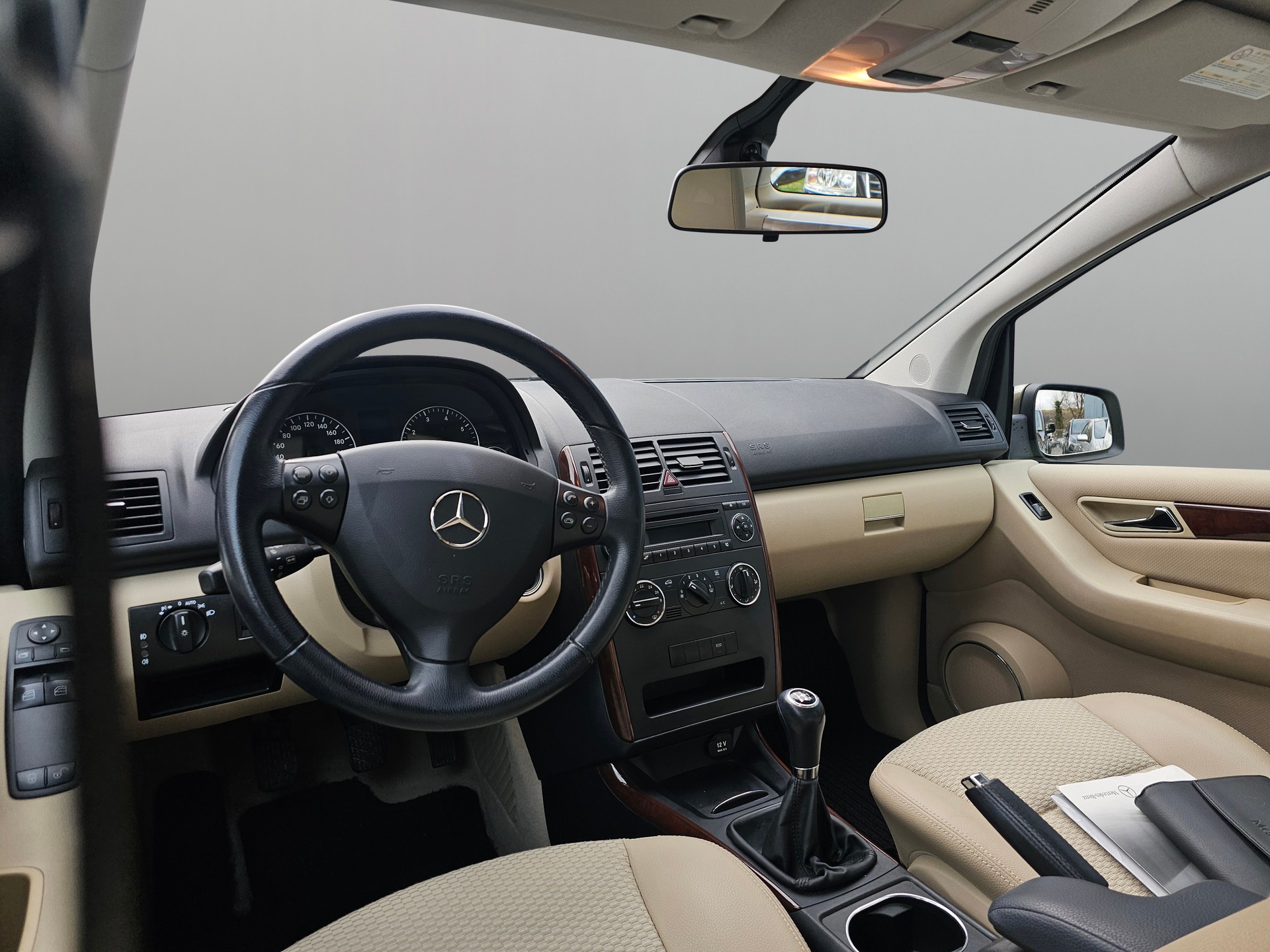 MERCEDES-BENZ A 160 (150) BlueEfficiency Elégance-image-5