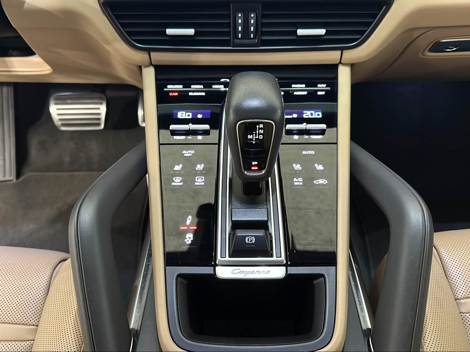 PORSCHE Cayenne Turbo-image-21