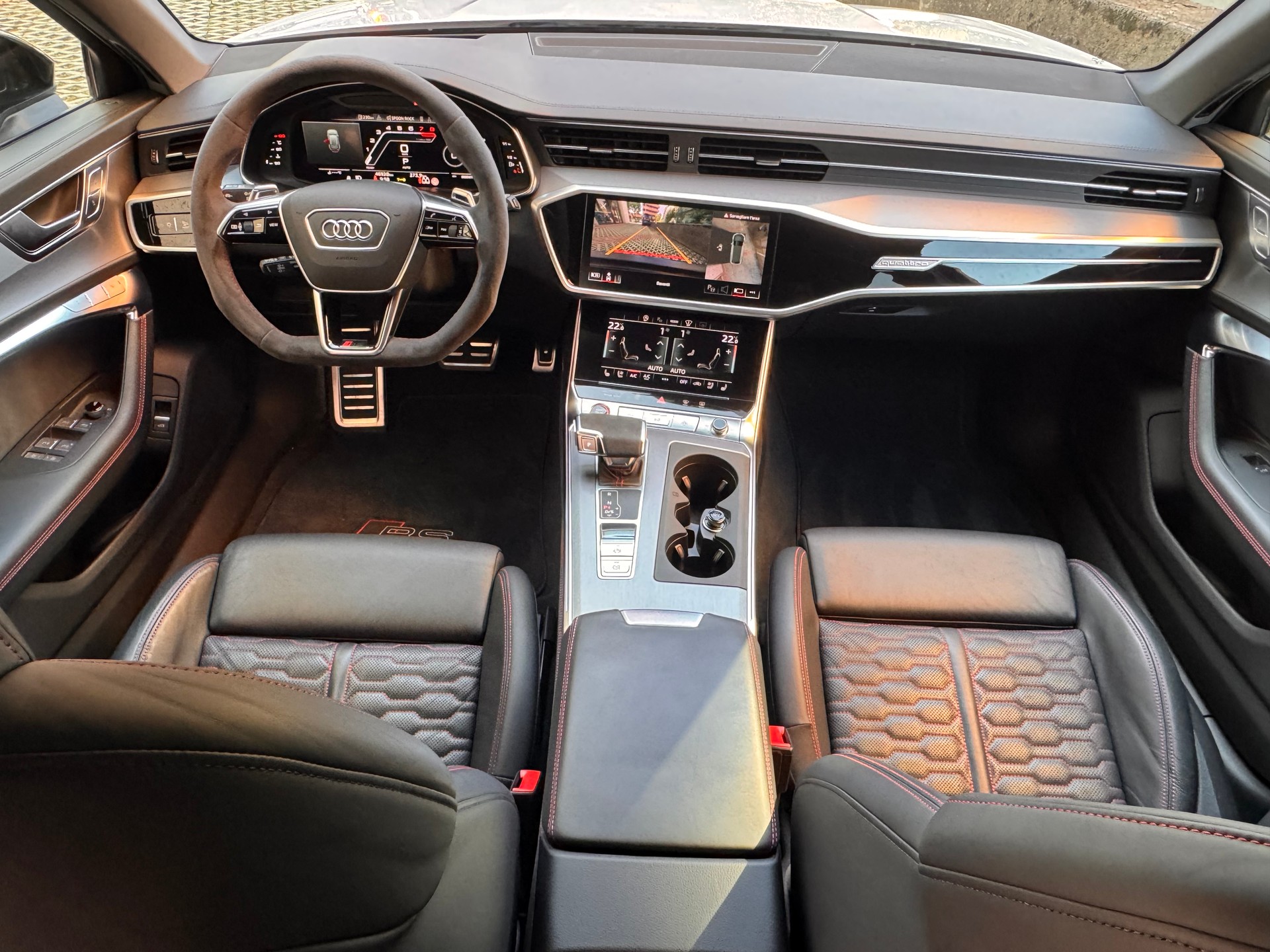 AUDI RS6 Avant 4.0 TFSI V8 quattro-image-10
