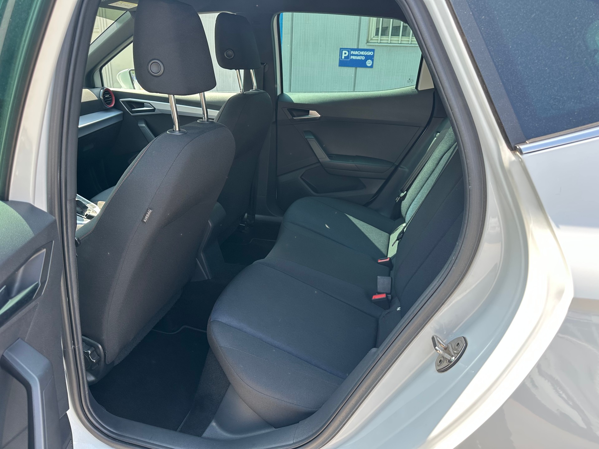 SEAT Arona 1.0 TSI Eco Style DSG-image-5