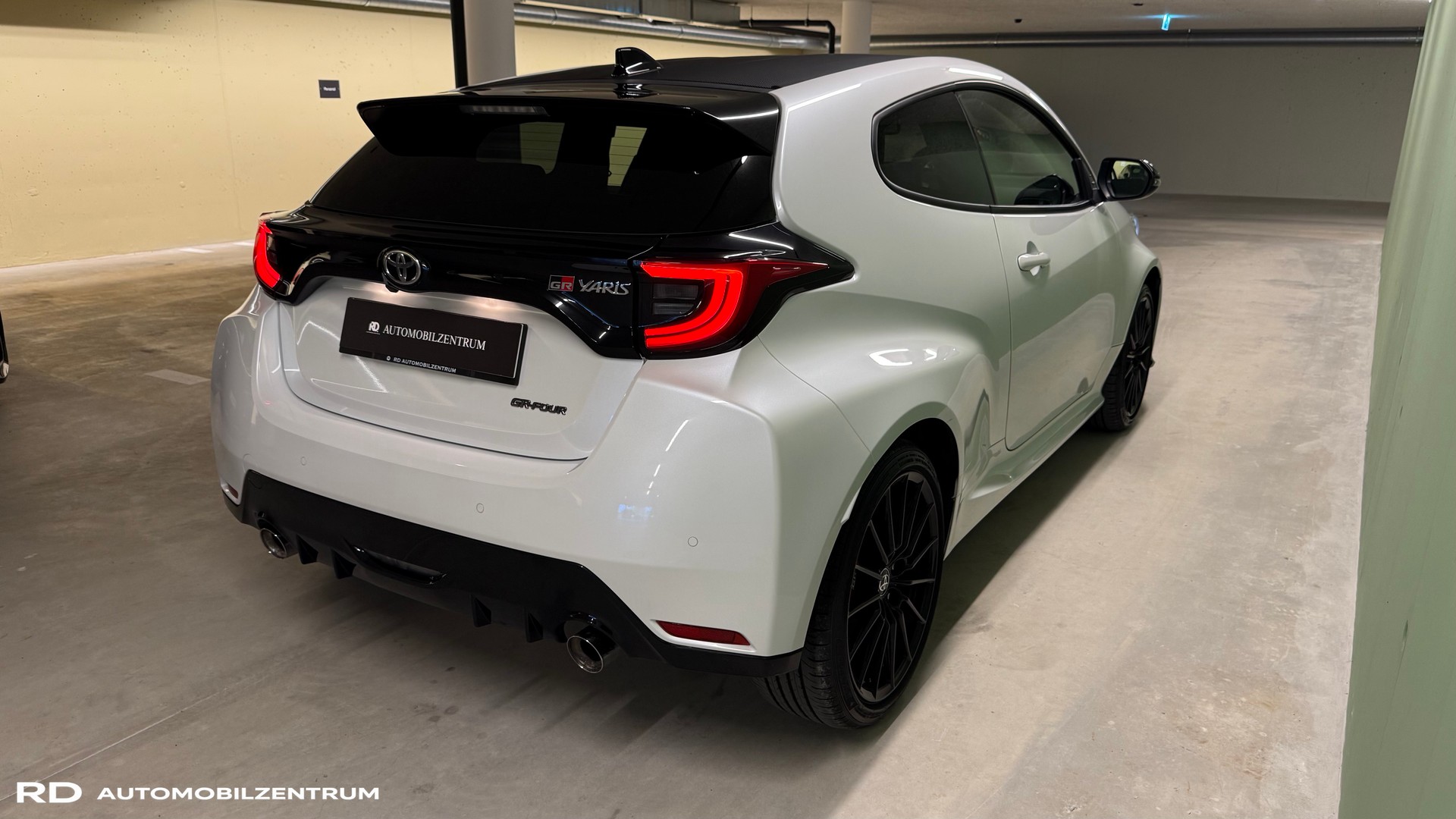 TOYOTA Yaris 1.6 GR Sport-image-13