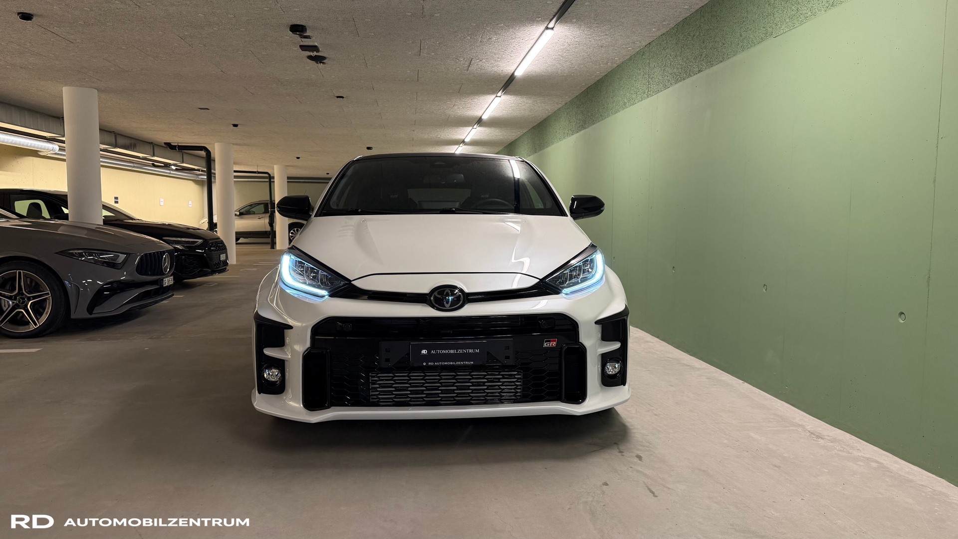TOYOTA Yaris 1.6 GR Sport-image-1