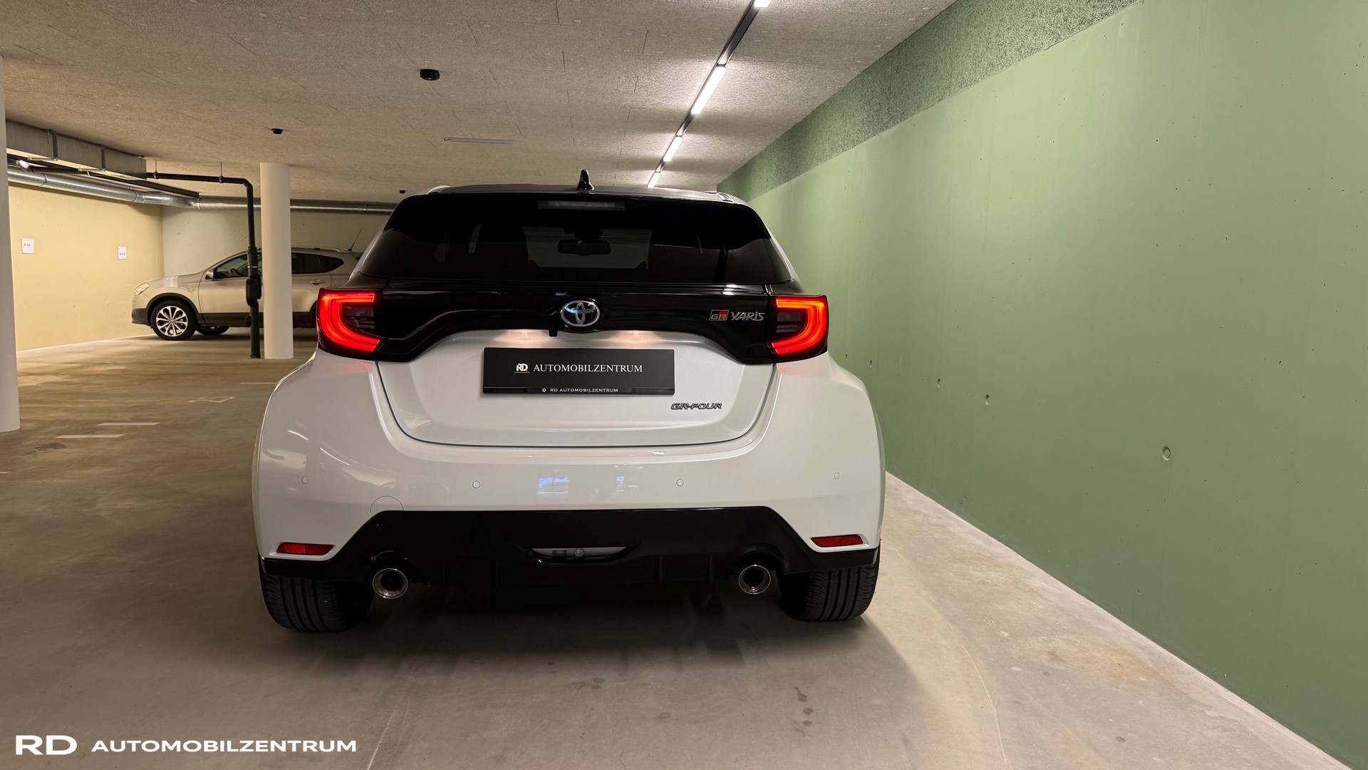 TOYOTA Yaris 1.6 GR Sport-image-12