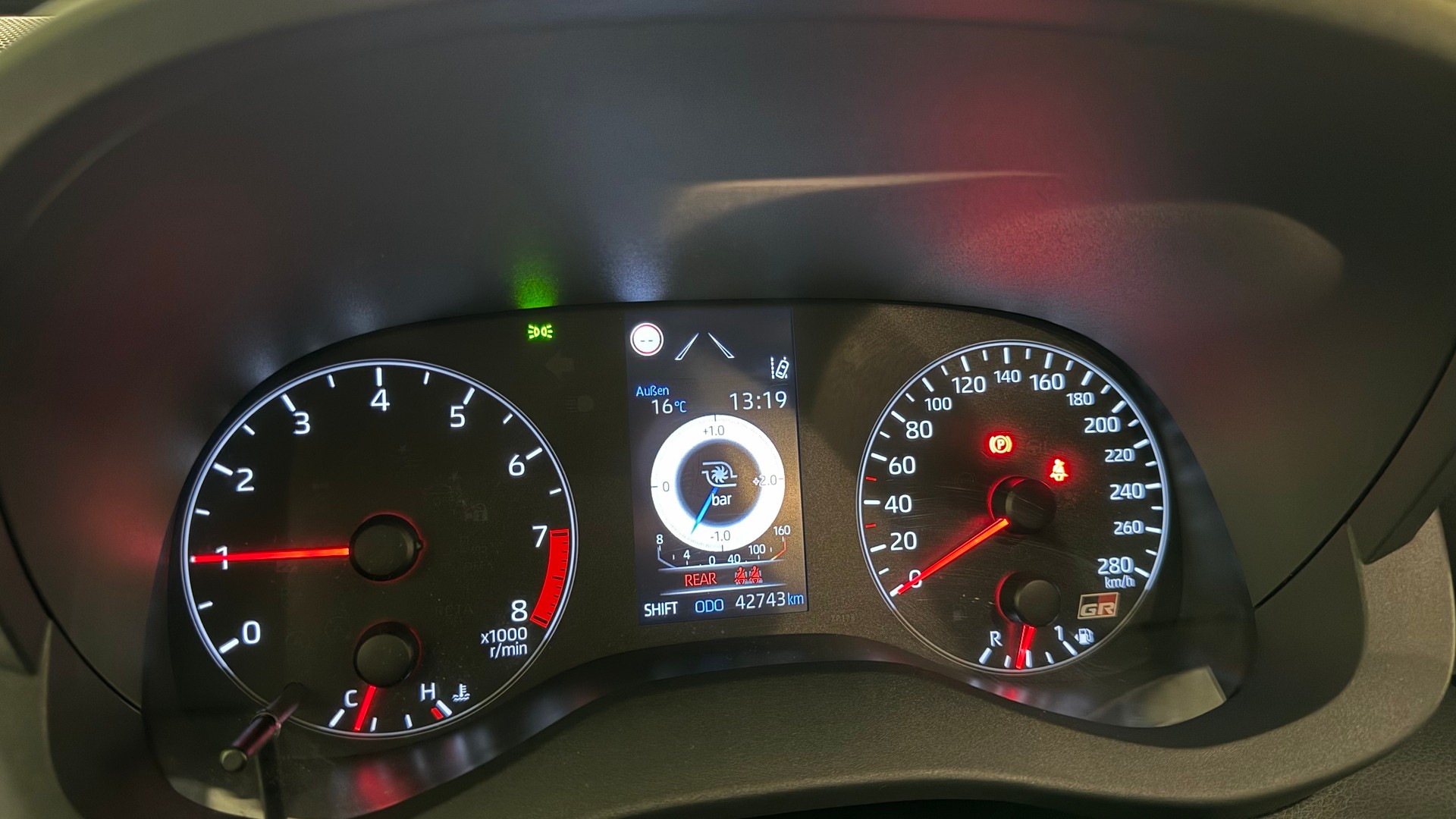 TOYOTA Yaris 1.6 GR Sport-image-3