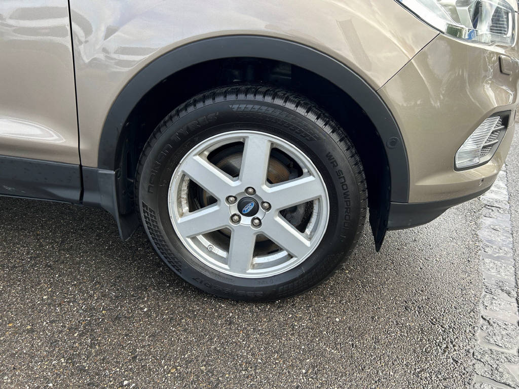 FORD Kuga 1.5 EcoB 150 Trend+ 2WD-image-16