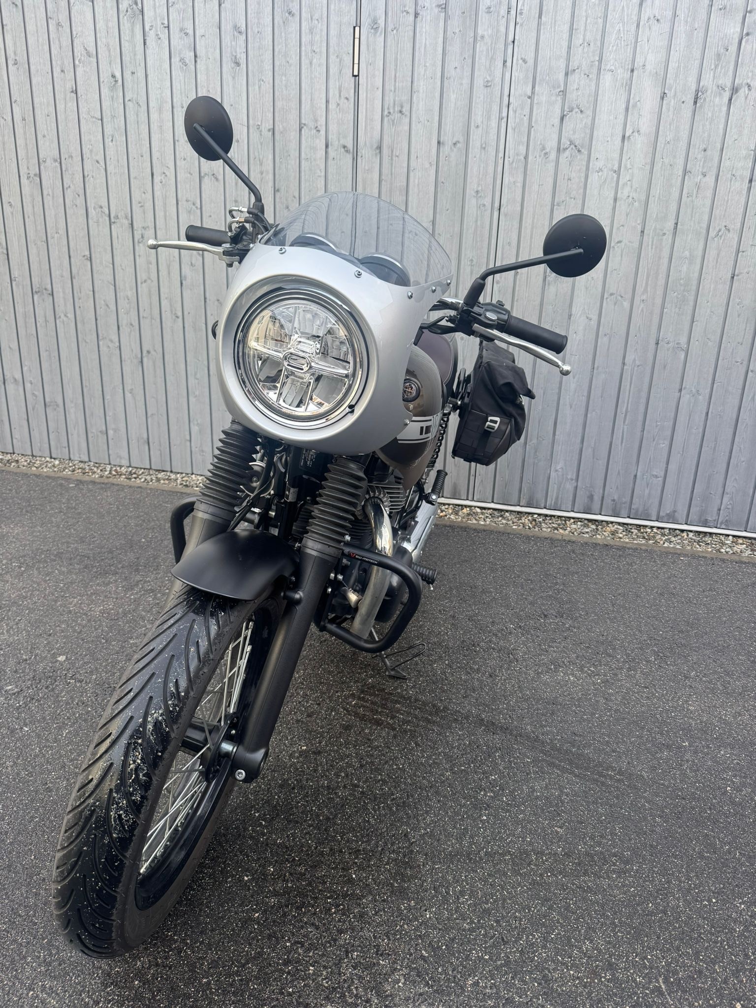 KAWASAKI café-showroom-element-2
