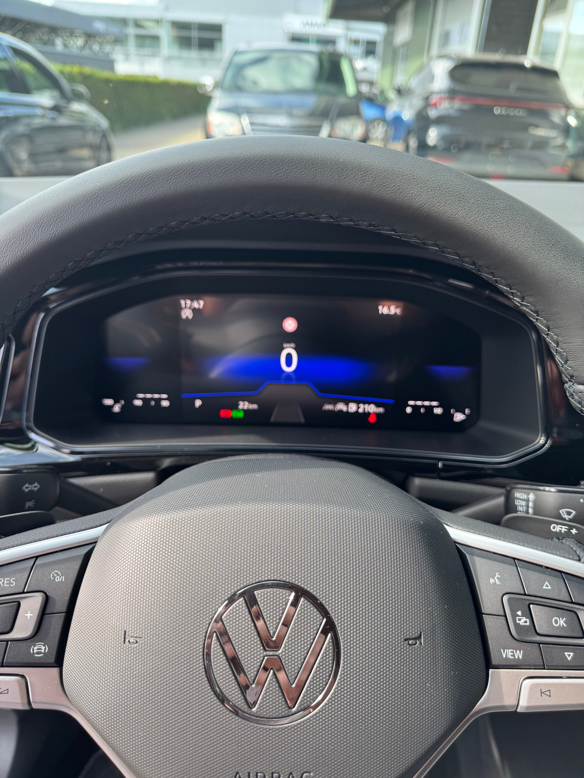 VW T-Roc 1.5 TSI EVO R-Line DSG Black Pack Anhängerkupplung 19 Zoll Alu Glasschiebedach mit 40 % Rabatt !-showroom-element-2