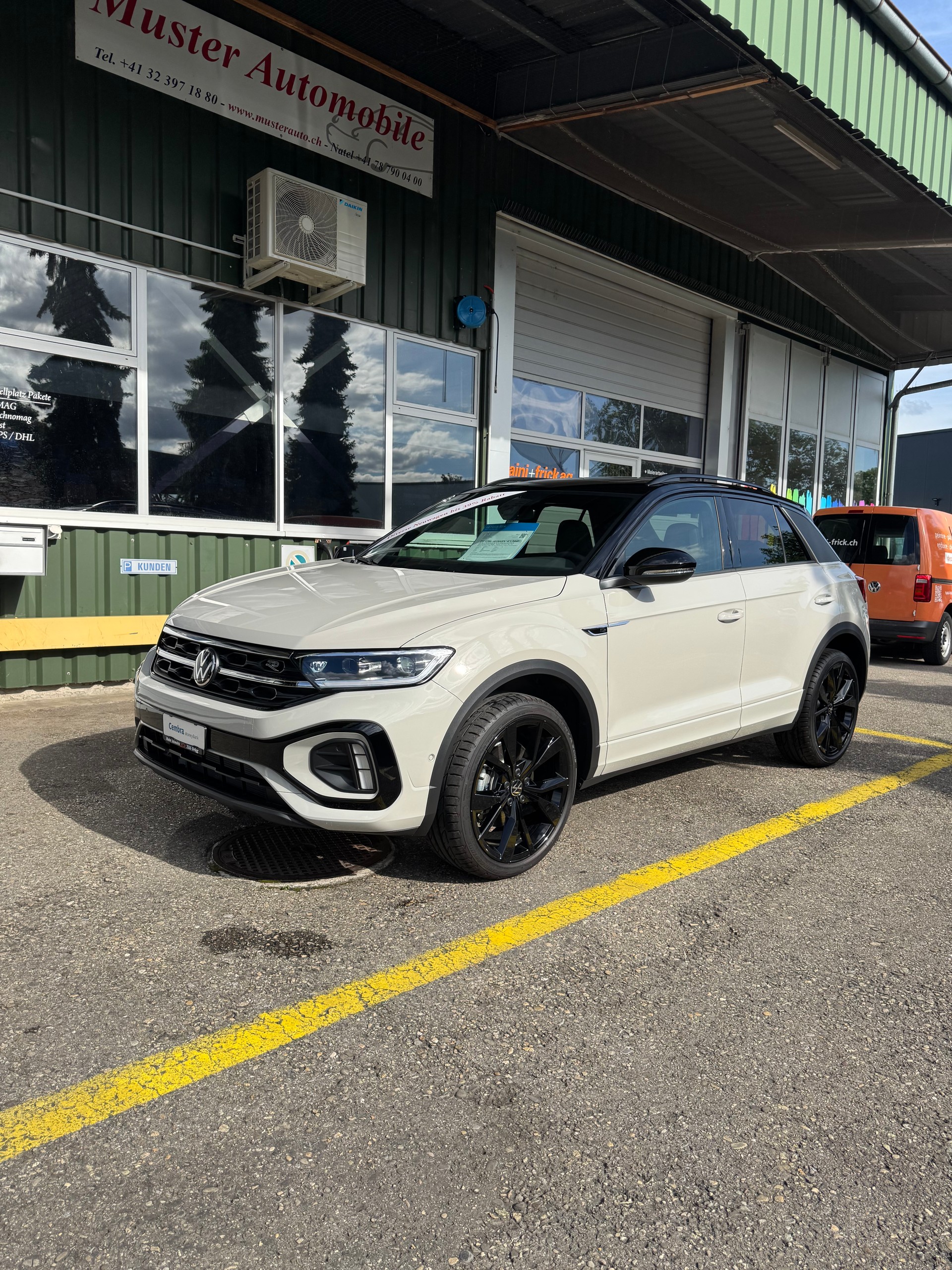 VW T-Roc 1.5 TSI EVO R-Line DSG Black Pack Anhängerkupplung 19 Zoll Alu Glasschiebedach mit 40 % Rabatt !