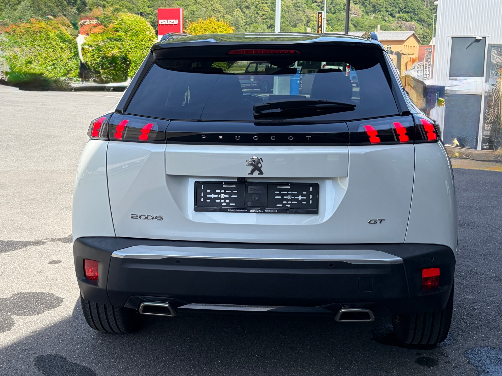 PEUGEOT 2008 1.2 PureTech GT Pack EAT8-showroom-element-3