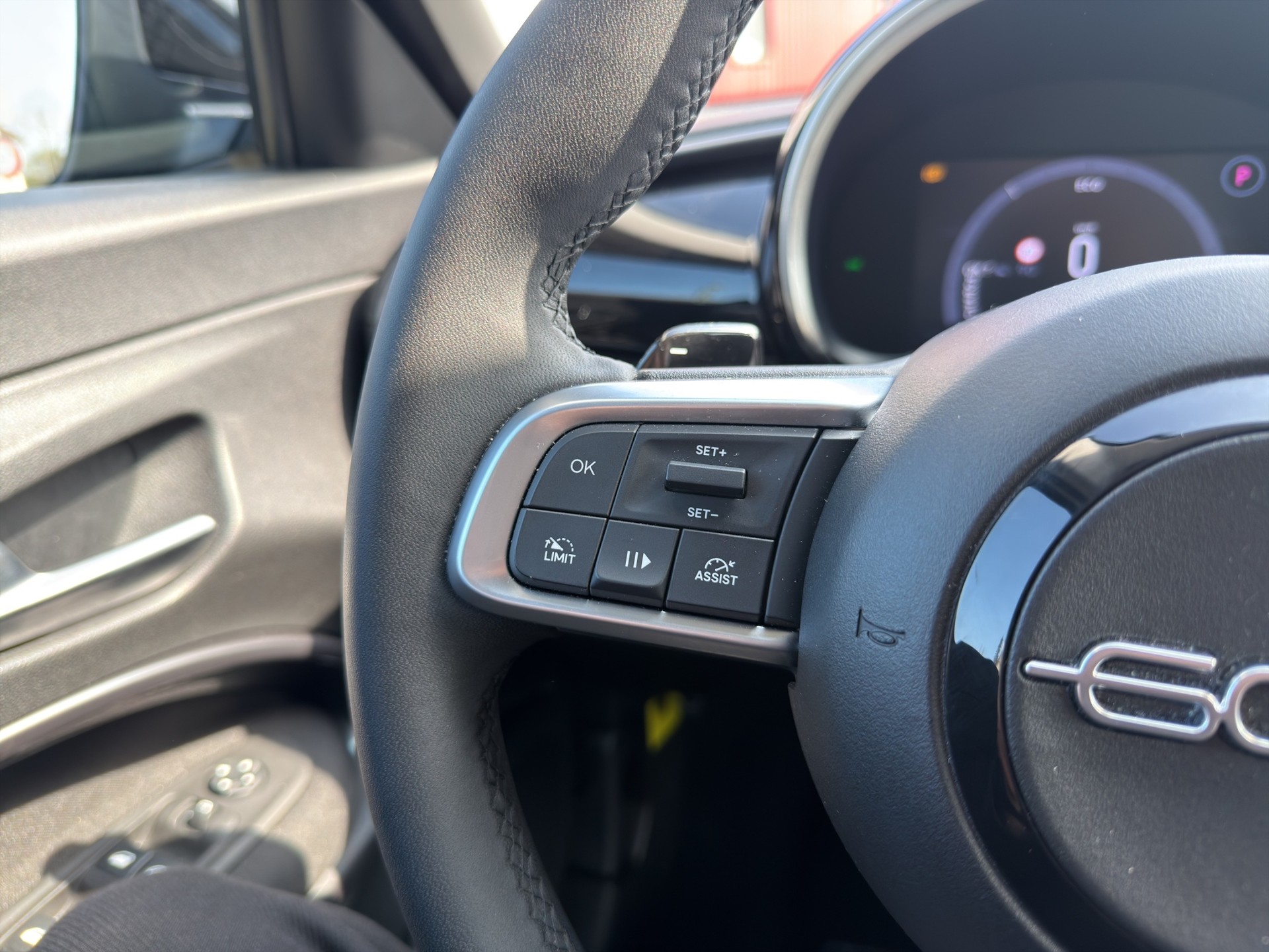 FIAT 600 1.2 Hybrid 145 Cult-image-20