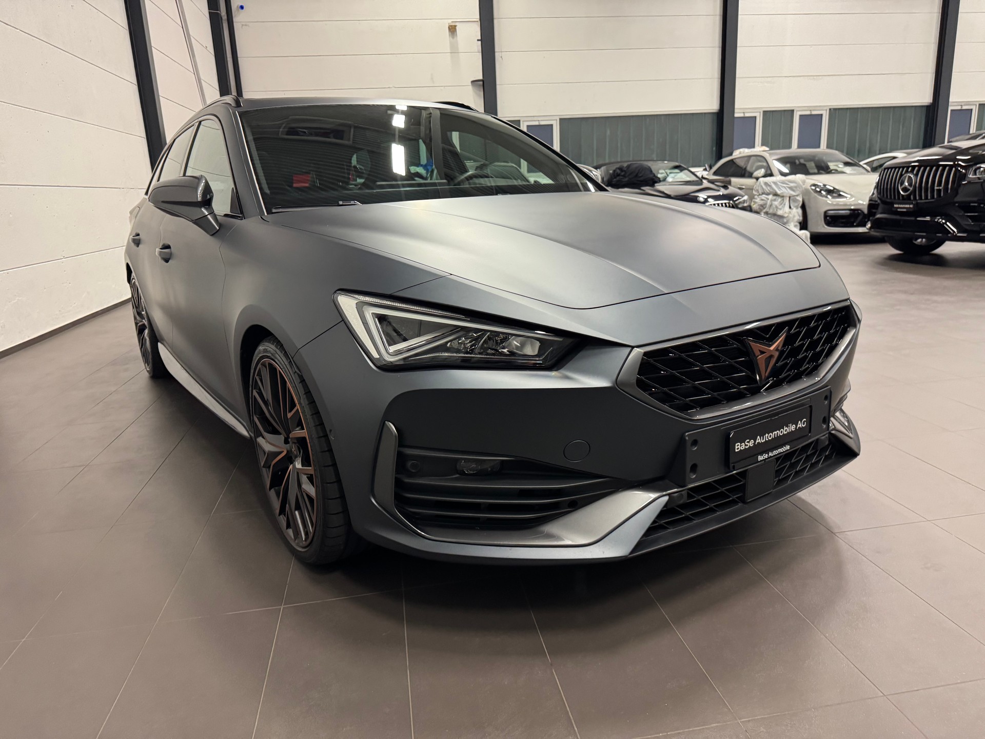 CUPRA LEON ST 2.0 TSI VZ DSG 4Drive Grau Matt-image-6