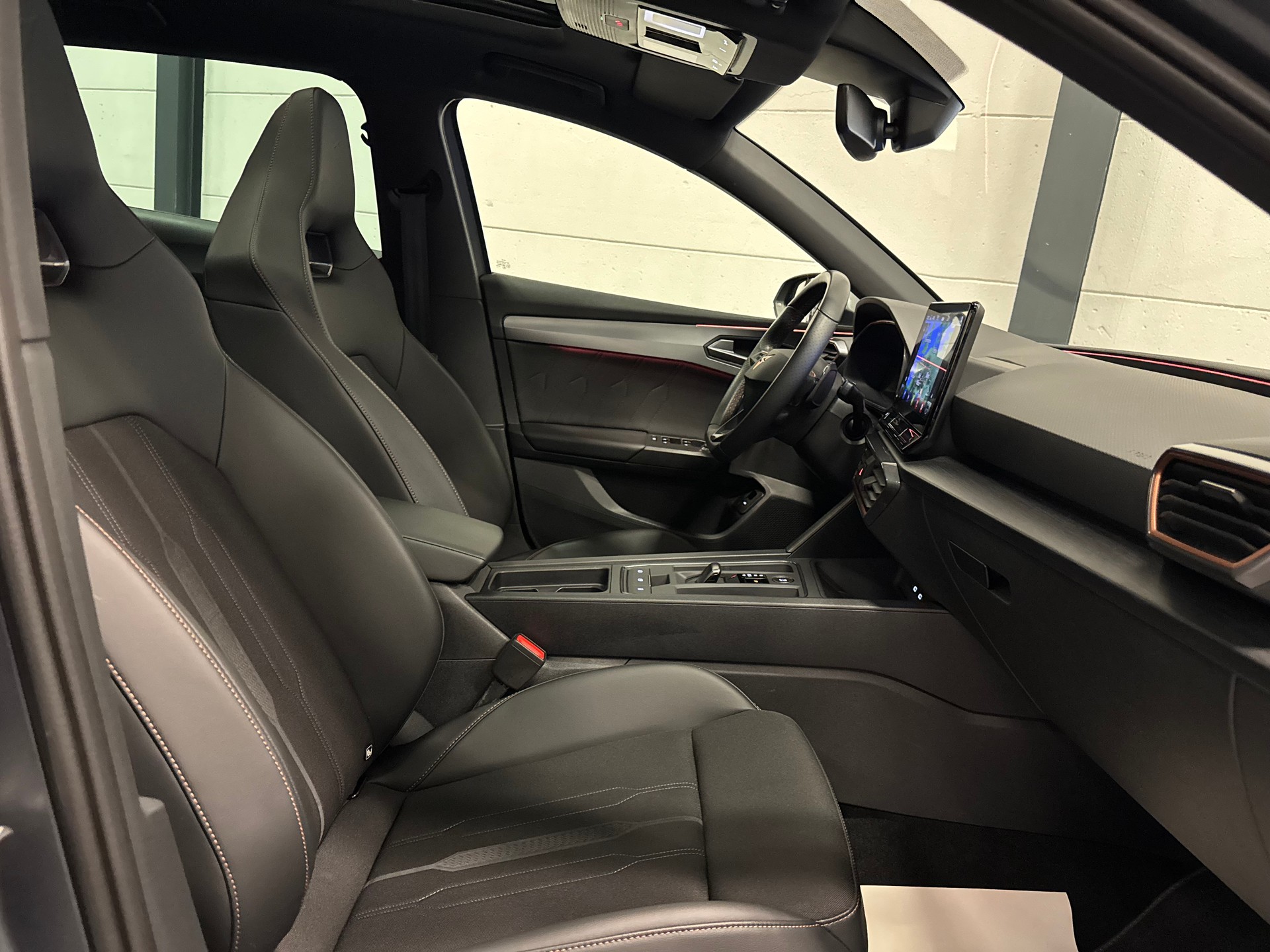 CUPRA LEON ST 2.0 TSI VZ DSG 4Drive Grau Matt-image-20