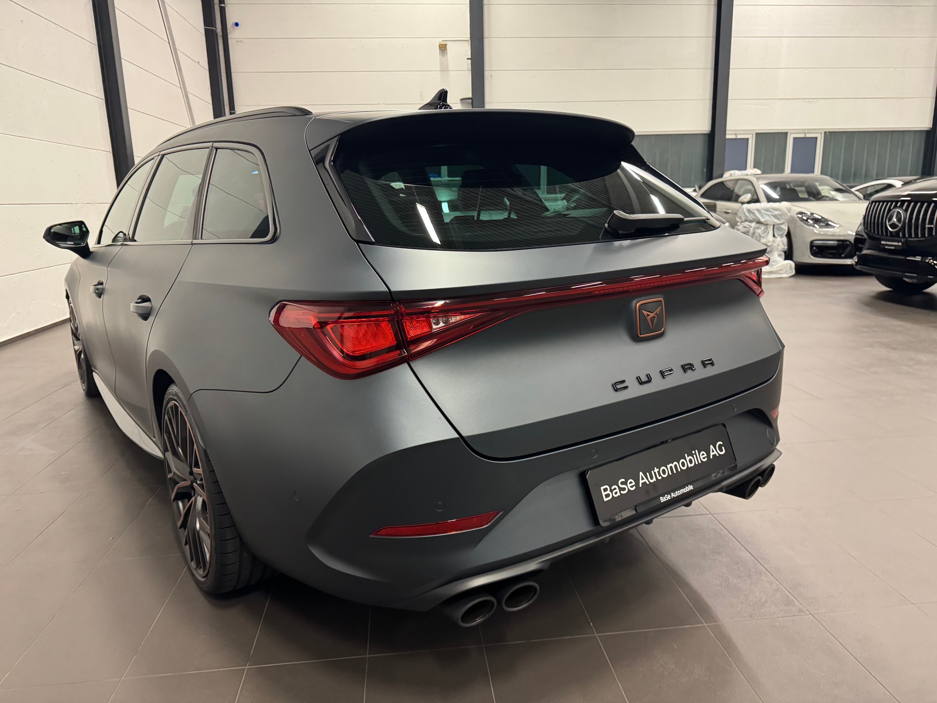 CUPRA LEON ST 2.0 TSI VZ DSG 4Drive Grau Matt-image-14