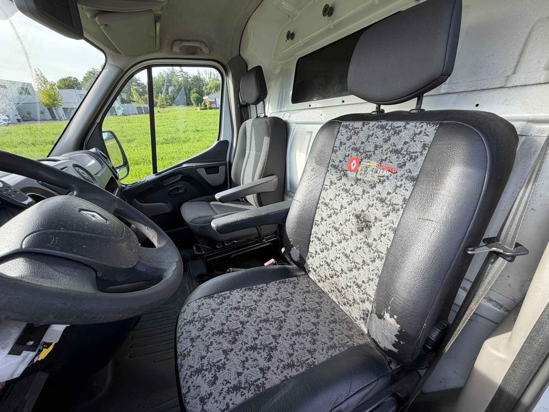 RENAULT Master T35 2.3dCi L3H2-image-13
