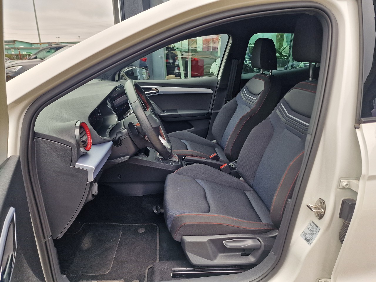 SEAT Ibiza 1.0 EcoTSI FR DSG-image-9