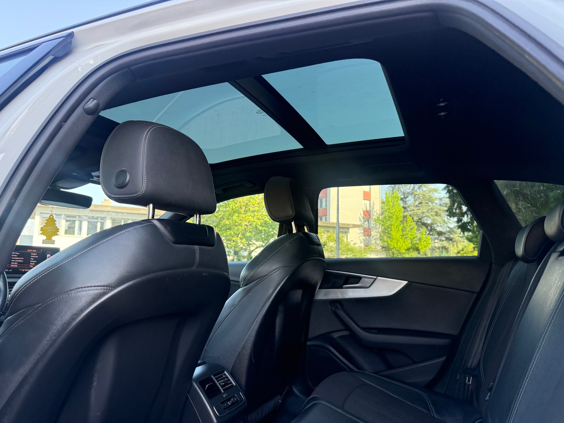 AUDI A4 Avant 2.0 TDI quattro S-tronic-image-10