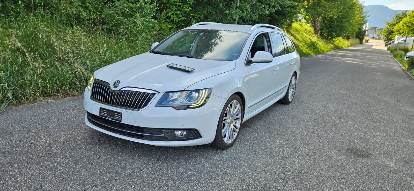 SKODA Superb Combi 2.0 TSI Ambition DSG-image-4