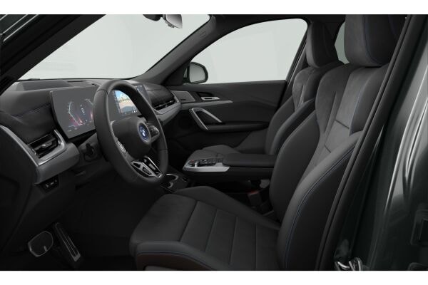 BMW iX1 30 xDrive-showroom-element-2