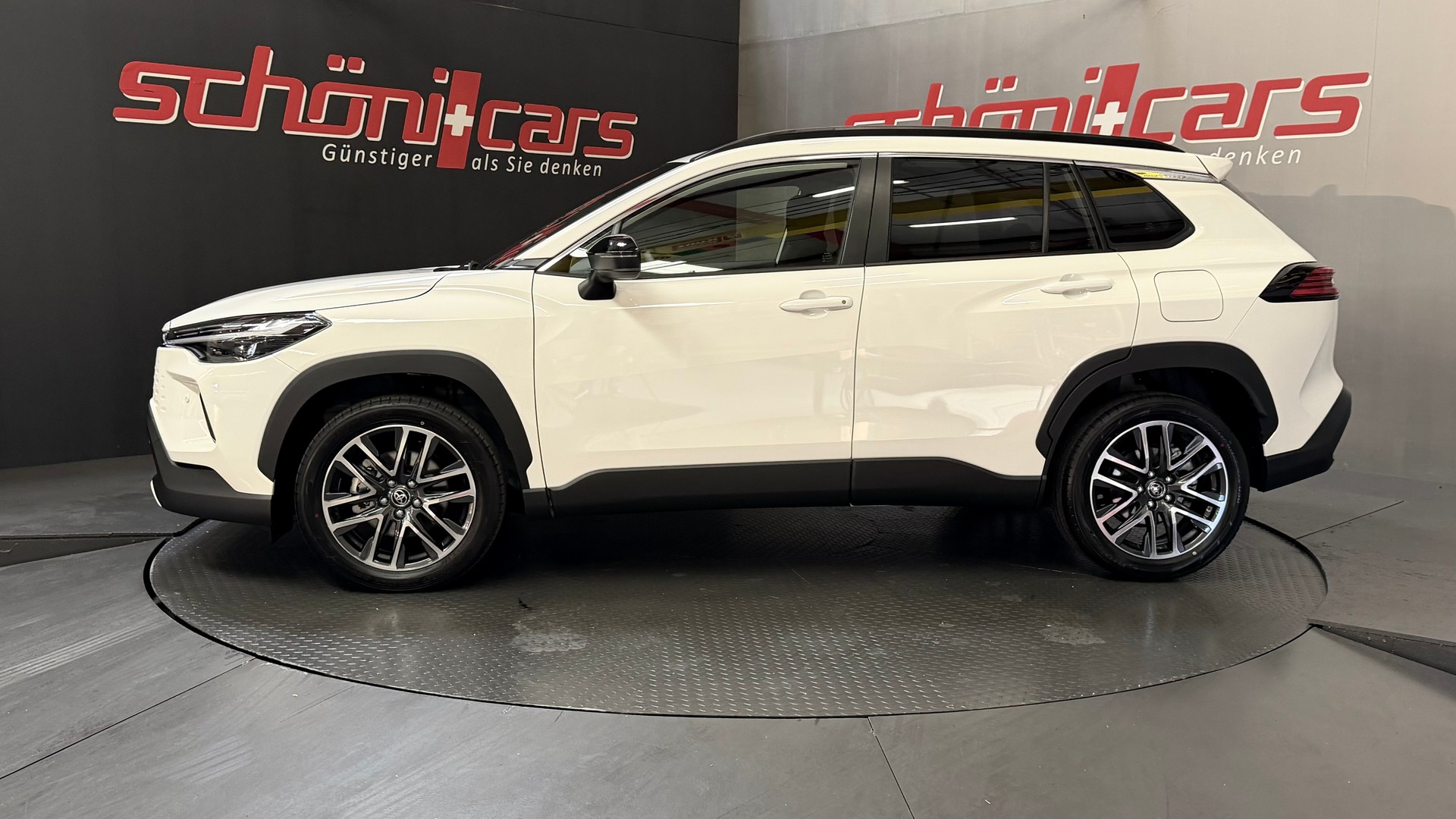 TOYOTA Corolla Cross 2.0 Trend e-CVT-showroom-element-2