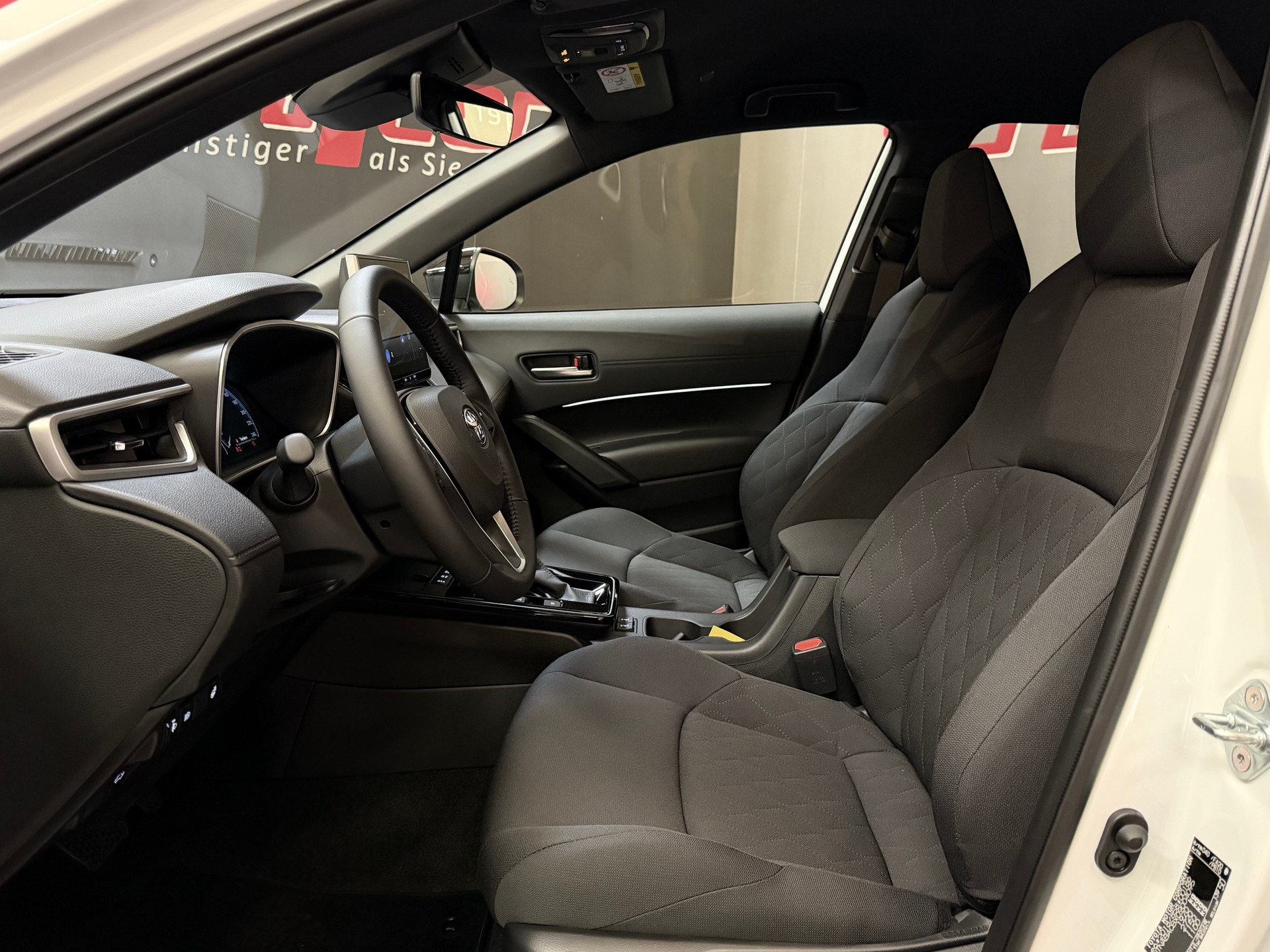 TOYOTA Corolla Cross 2.0 Trend e-CVT-image-12