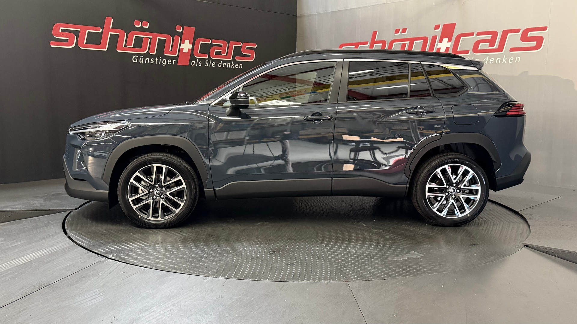 TOYOTA Corolla Cross 2.0 Trend e-CVT-showroom-element-2