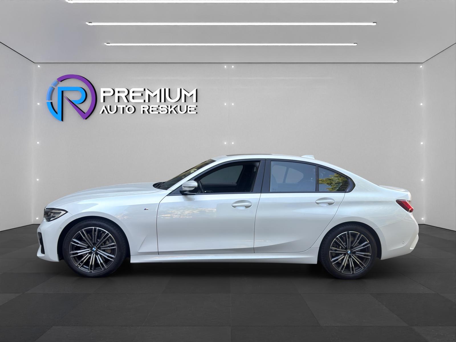 BMW 330i xDrive Steptronic M Sport-showroom-element-2