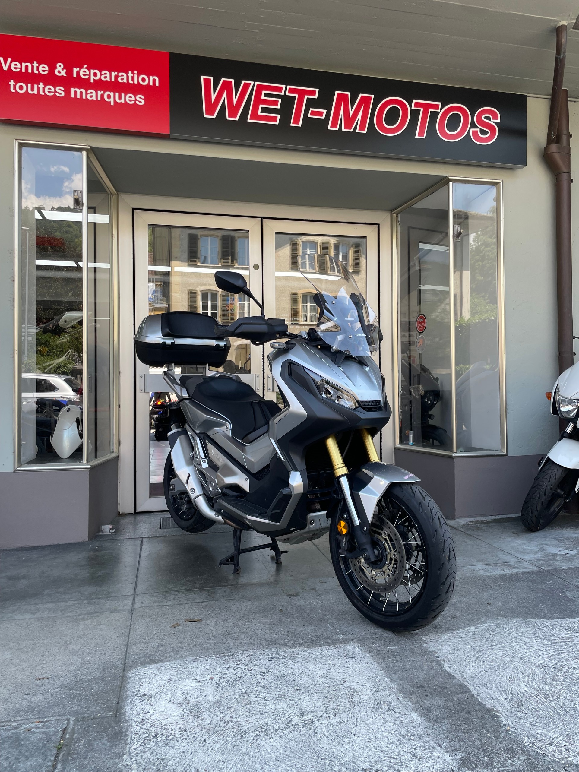 HONDA X-ADV 750 ABS-image-0