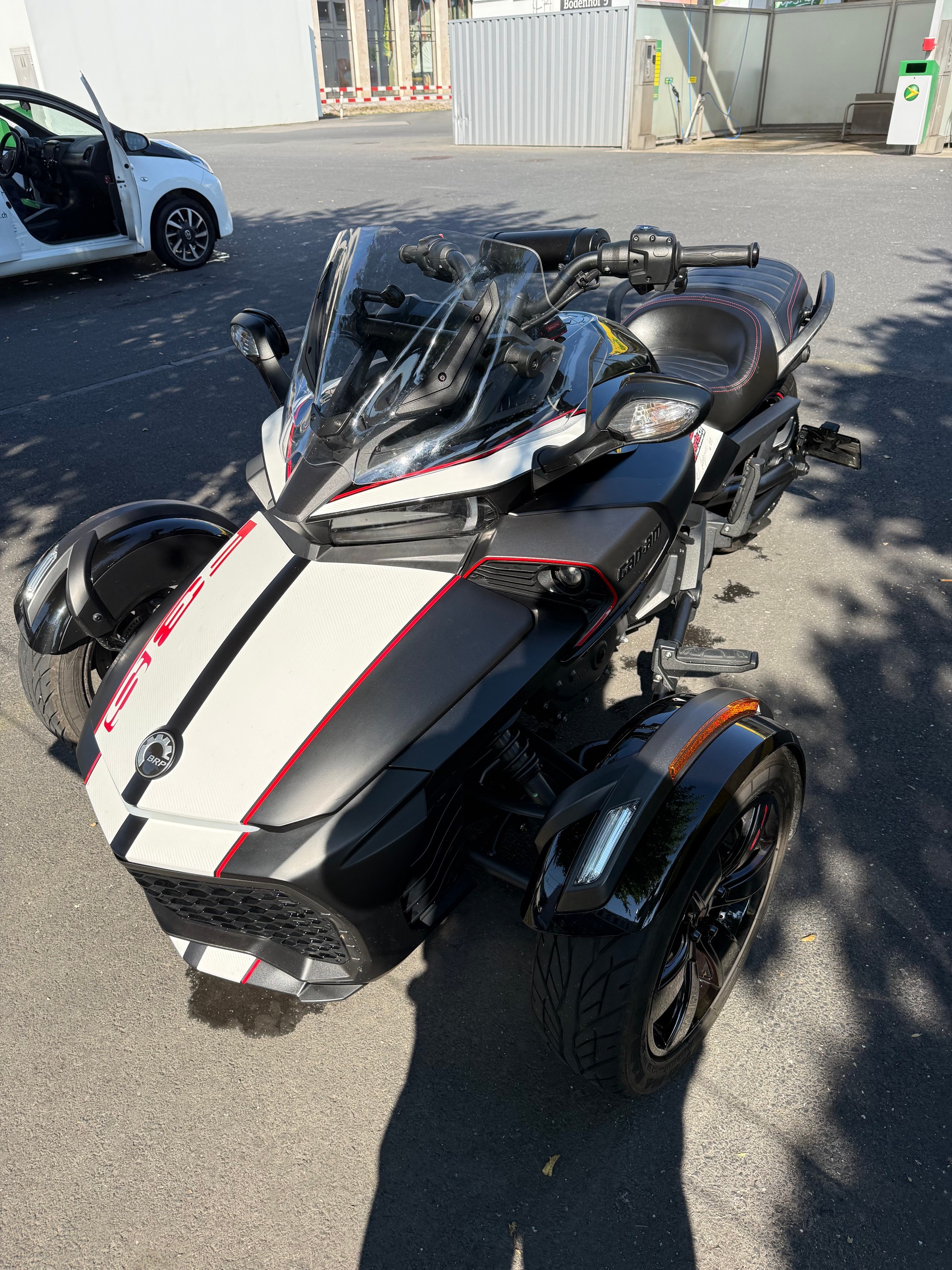 CAN-AM Spyder F3-S SE6-image-4