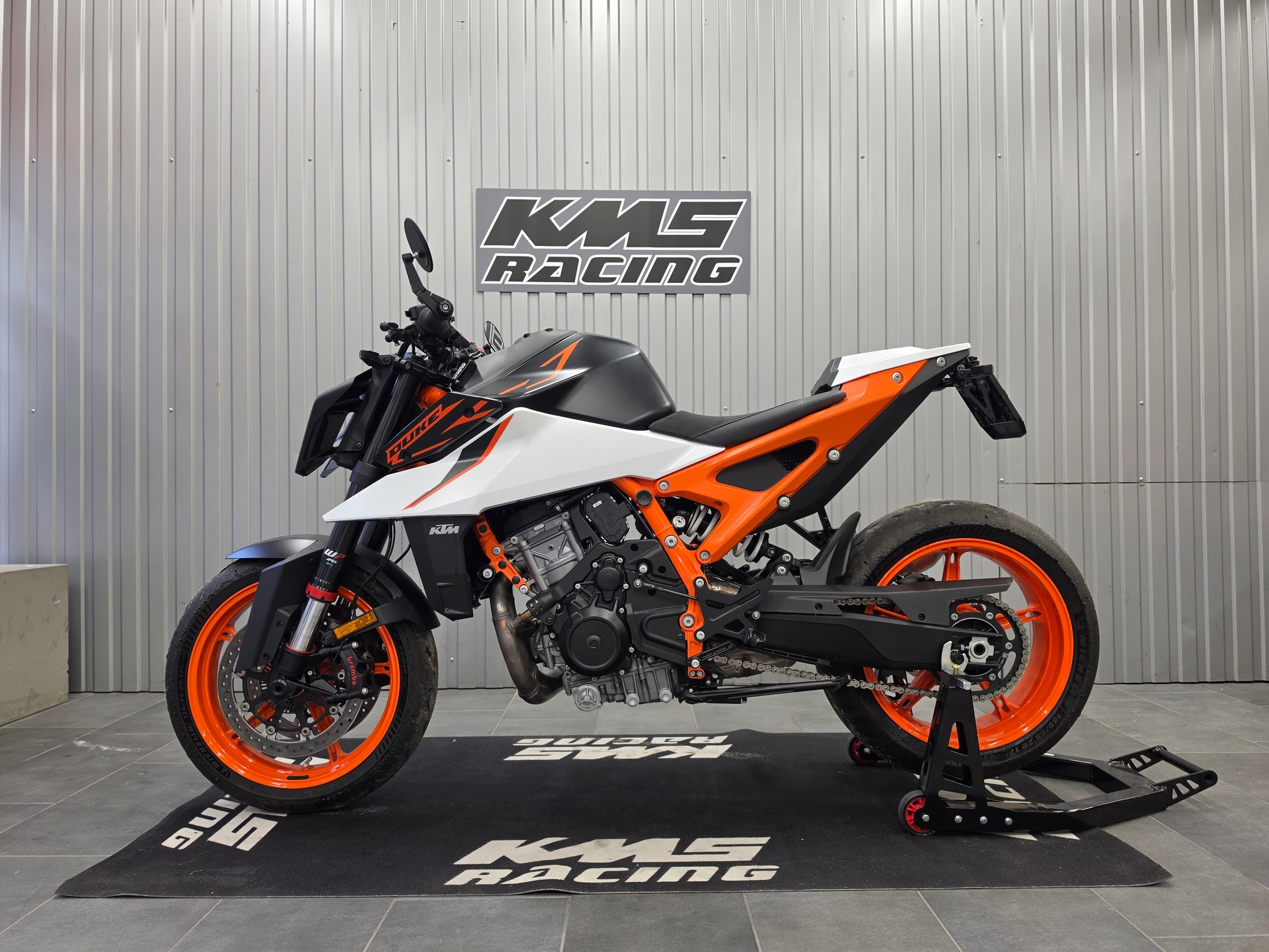 KTM 990 Duke R-image-1