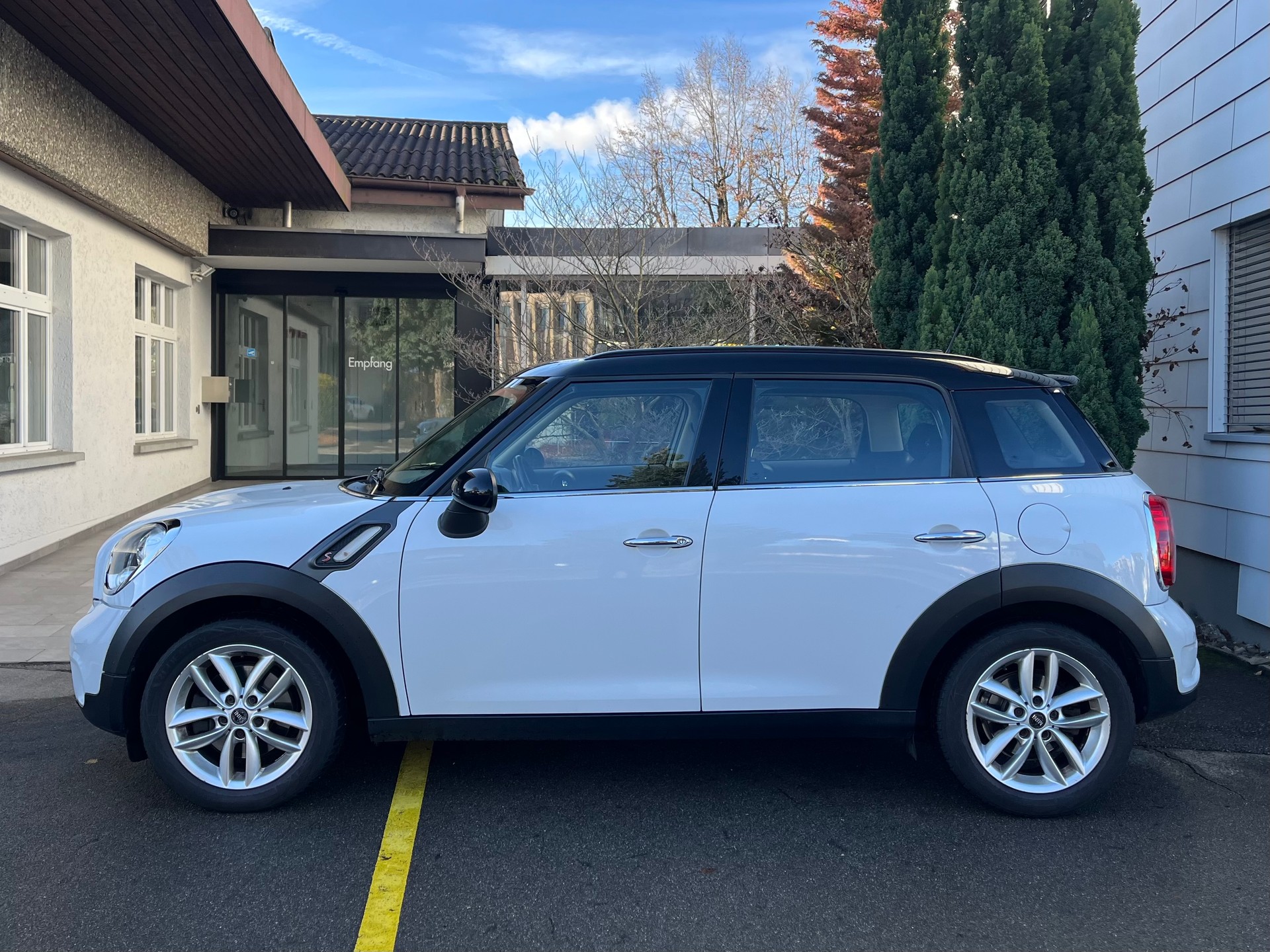 MINI Countryman Cooper S ALL4 Steptronic 4x4 *Top-Zustand*Automat*Servicegepflegt*-image-4