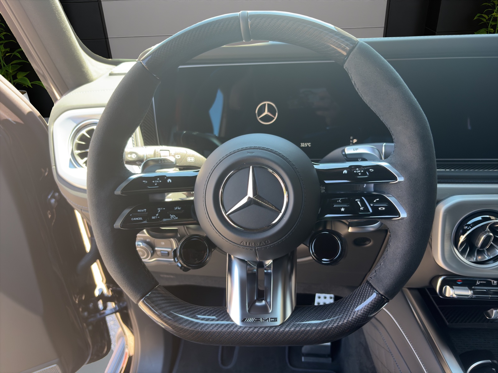 MERCEDES-BENZ G 63 AMG 9G-Tronic-image-12