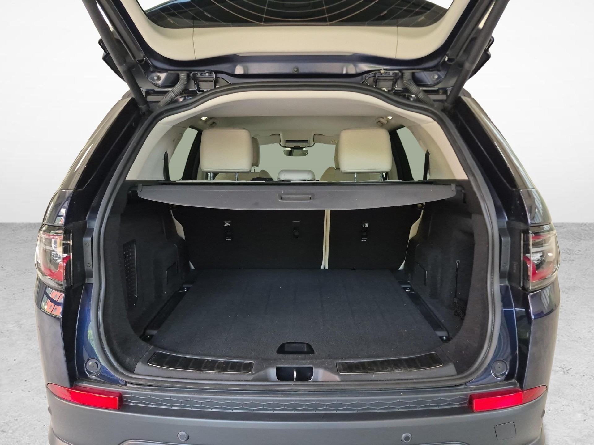LAND ROVER Discovery Sport 1.5 T 300e SE-image-11