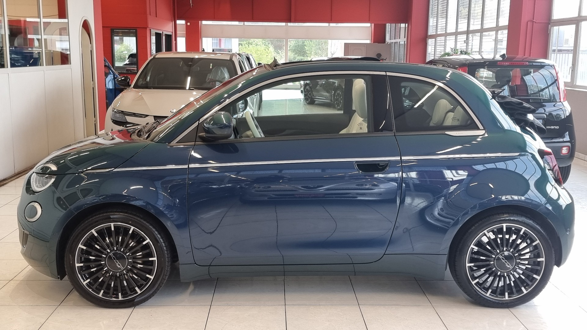 FIAT 500 Cabrio La Prima-showroom-element-2