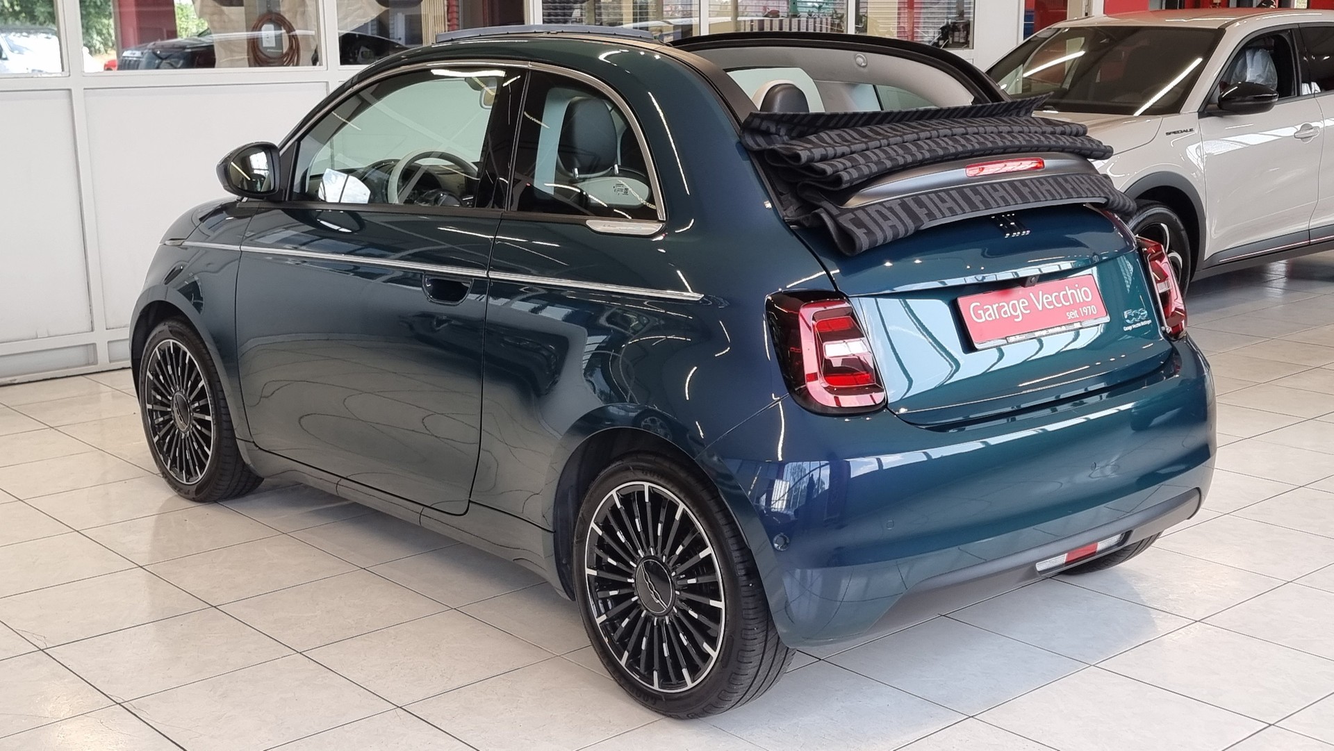 FIAT 500 Cabrio La Prima-image-6