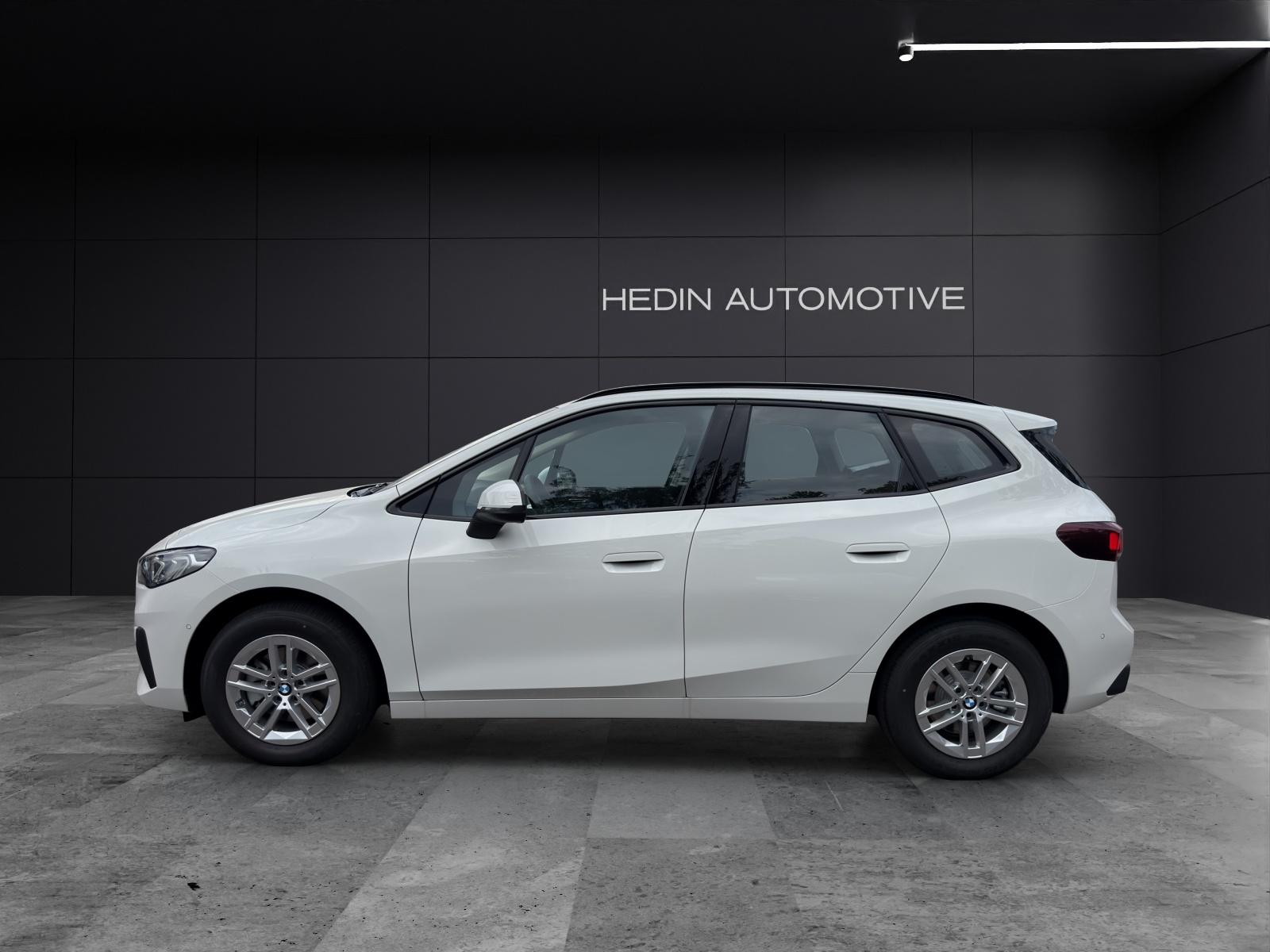 BMW 218d Active Tourer-showroom-element-3
