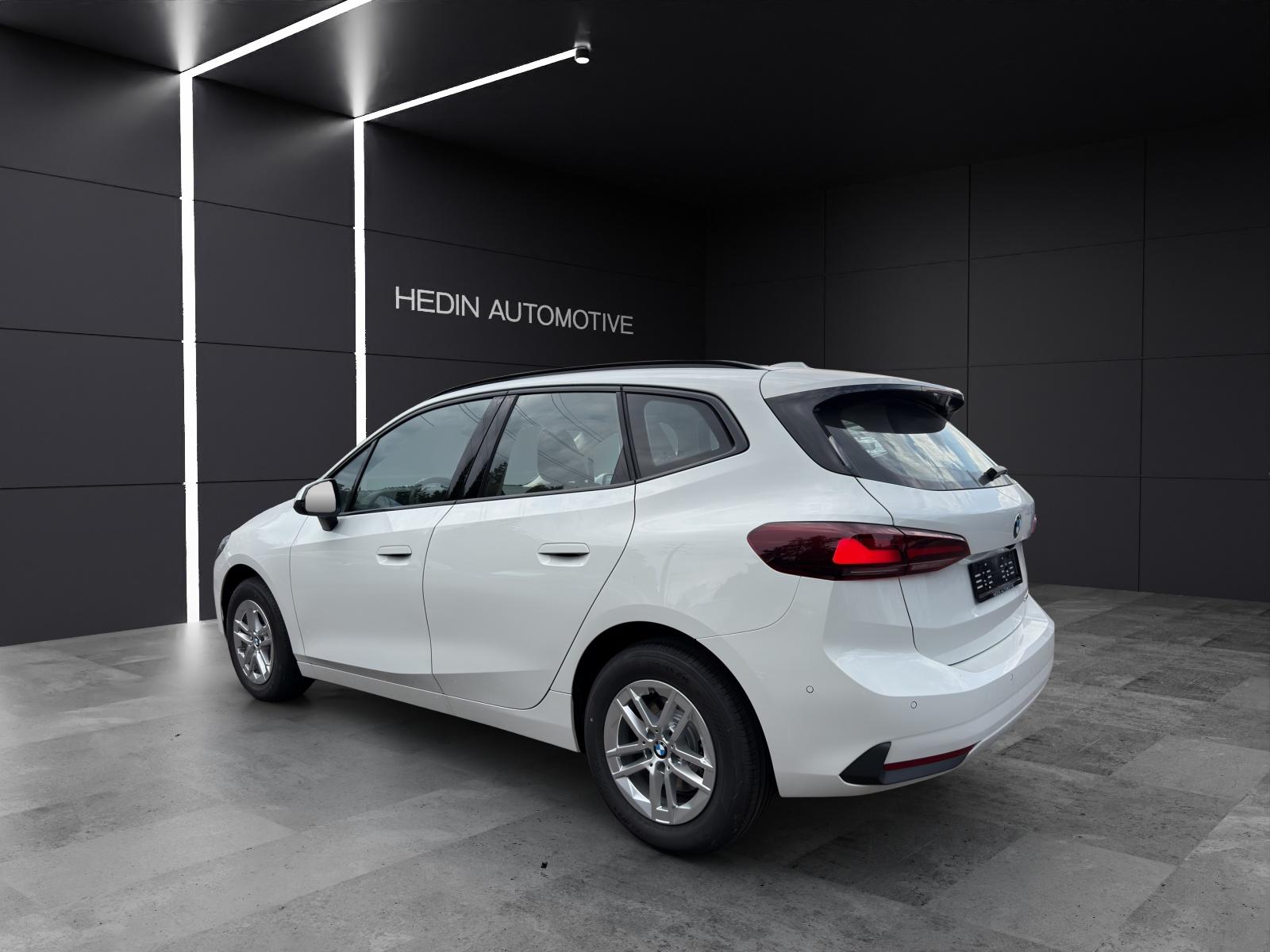 BMW 218d Active Tourer-showroom-element-2