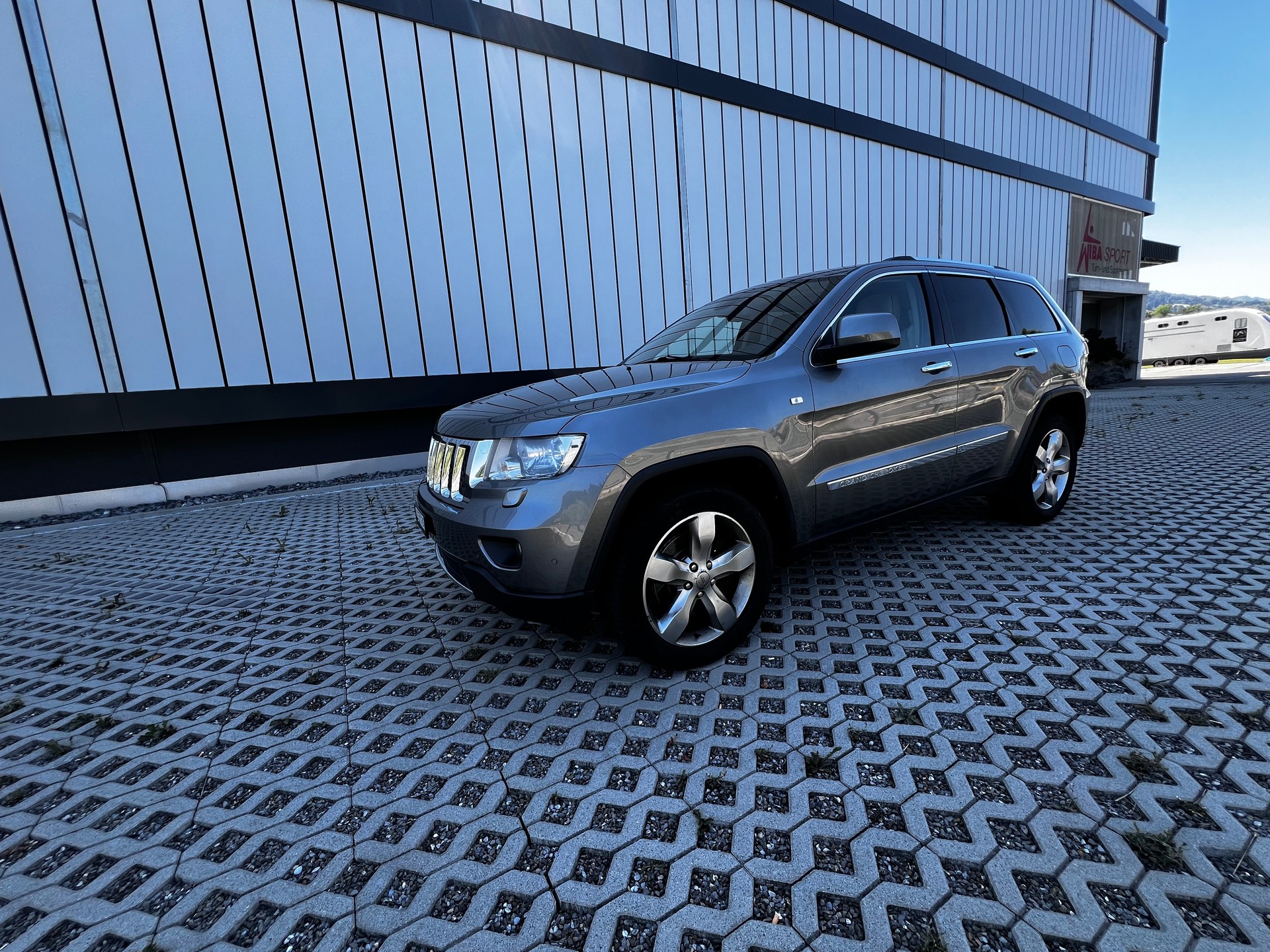 JEEP Grand Cherokee 3.0 CRD Overland Automatic-image-2