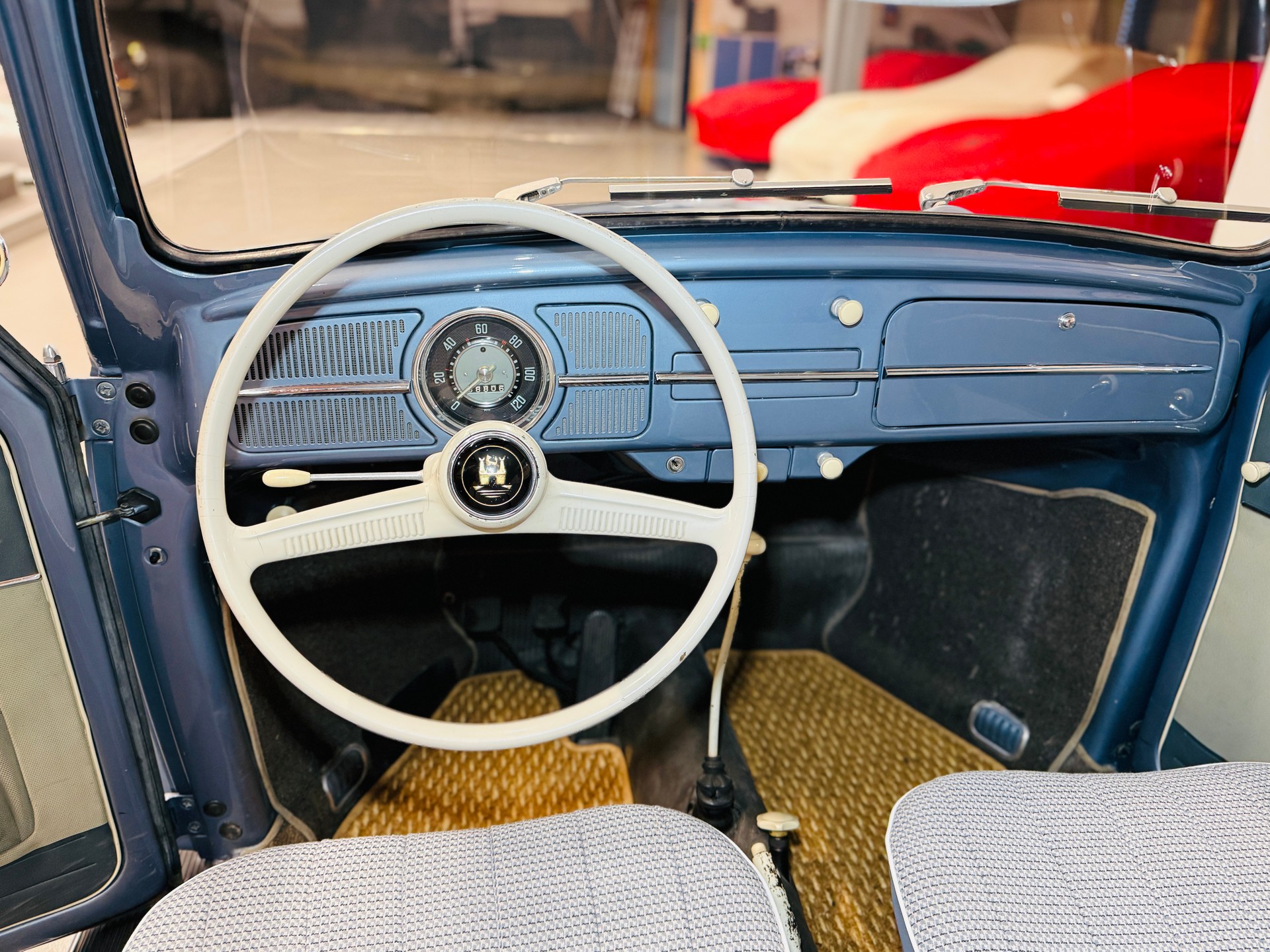 VW Käfer 113 1957 "Zwitter" mit Winker-Blinker & originales Filmauto aus „Der Fall Vera Brühne“ | Deutscher Spielfilm-image-4